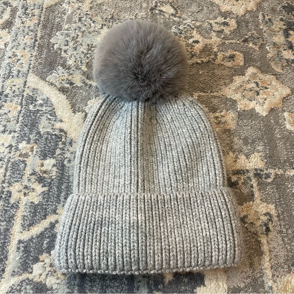Cozy Gray Knit Beanie with Pom Pom norla canada - Picture 1 of 4